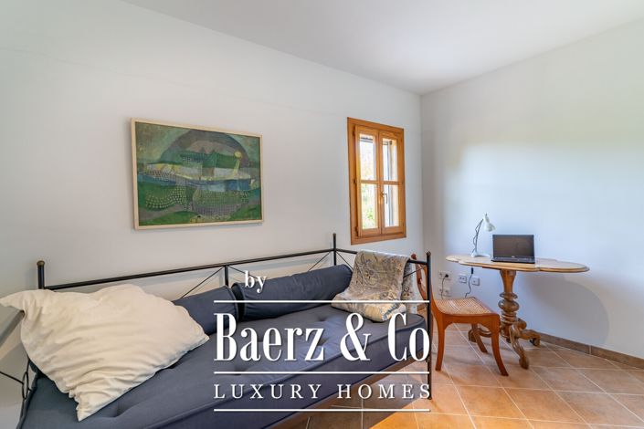 Image No.25-4 Bed Country House for sale