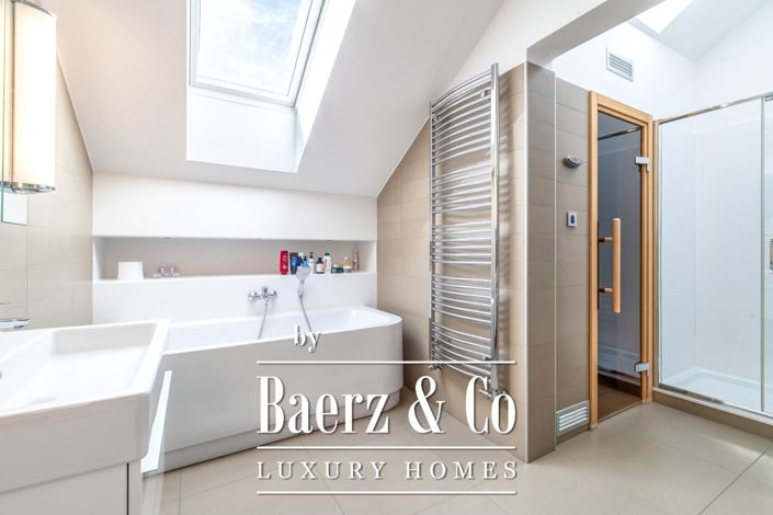 Image No.19-3 Bed Townhouse for sale