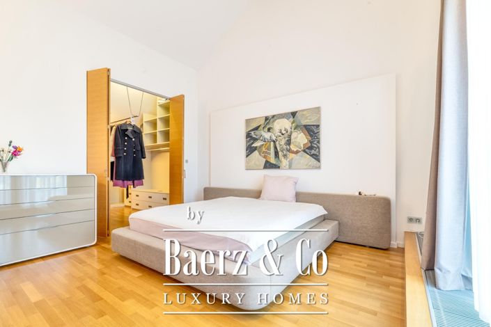 Image No.20-3 Bed Townhouse for sale