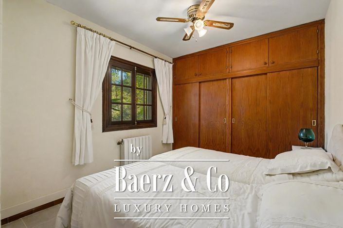 Image No.11-3 Bed Country House for sale