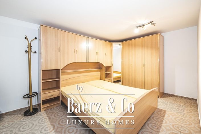 Image No.19-5 Bed Apartment for sale