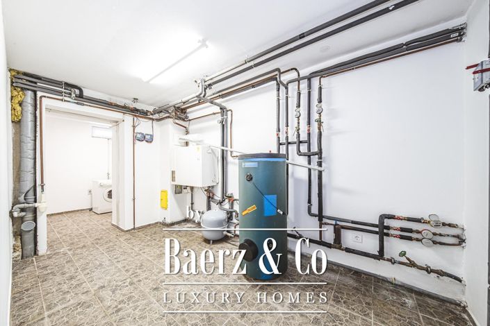 Image No.21-5 Bed Apartment for sale