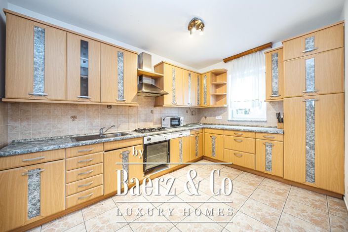 Image No.5-5 Bed Apartment for sale