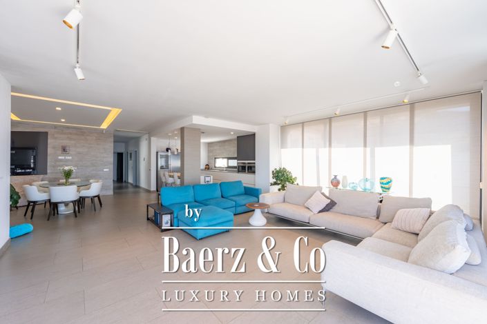 Image No.10-5 Bed Villa for sale