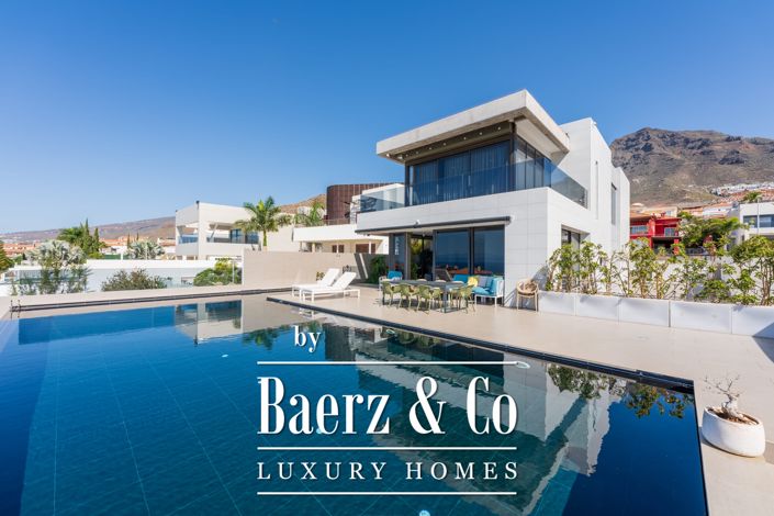 Image No.2-5 Bed Villa for sale