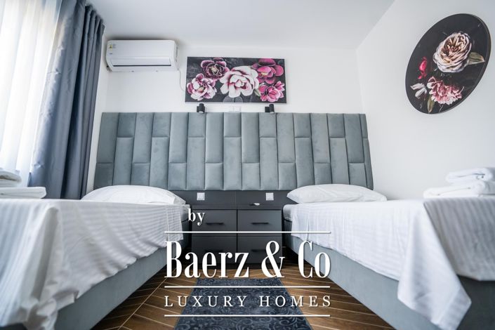 Image No.10-20 Bed Townhouse for sale