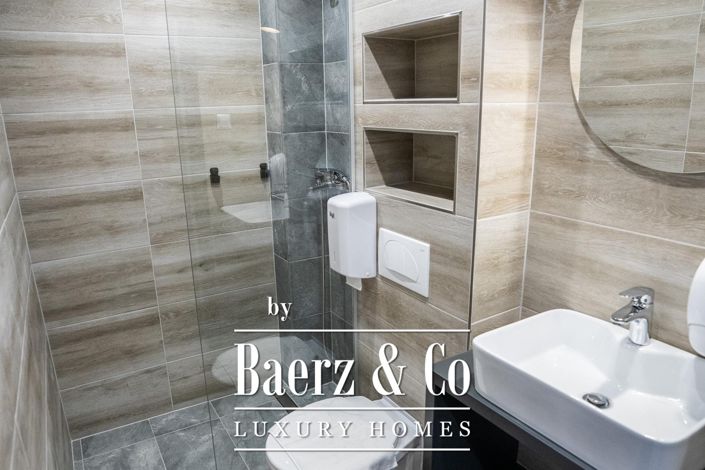 Image No.18-20 Bed Townhouse for sale