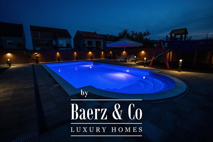 Image No.19-20 Bed Townhouse for sale