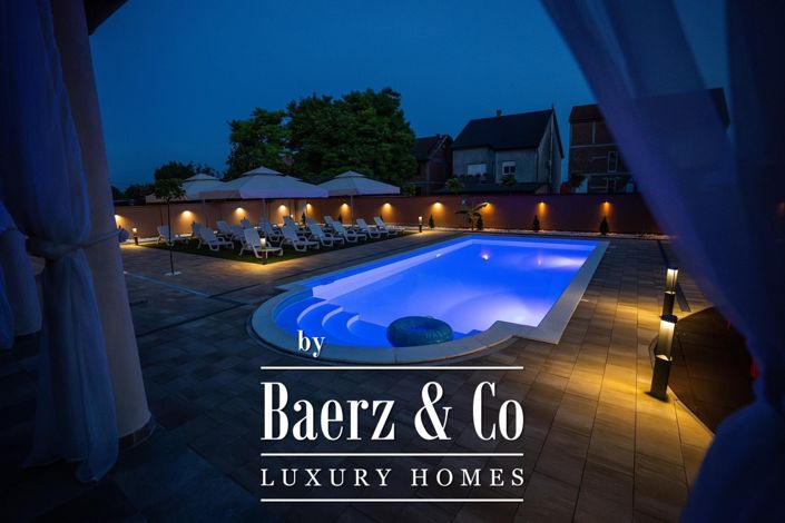 Image No.21-20 Bed Townhouse for sale