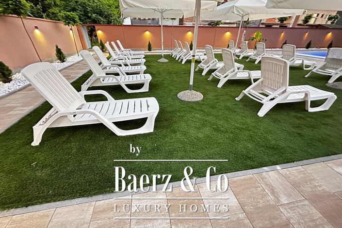 Image No.22-20 Bed Townhouse for sale