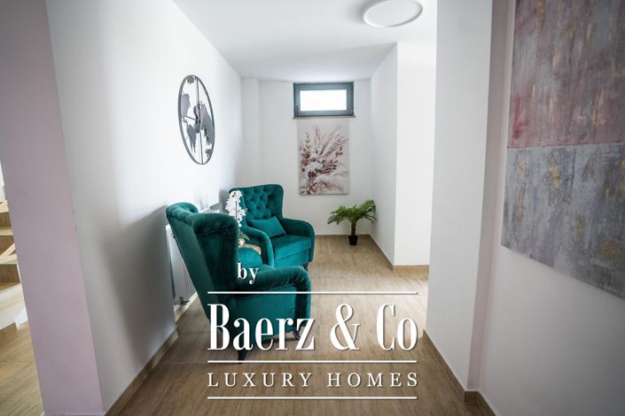 Image No.5-20 Bed Townhouse for sale