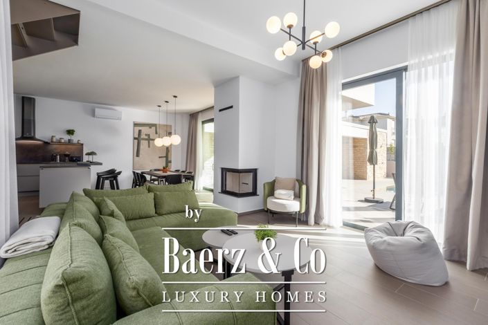 Image No.13-5 Bed Townhouse for sale