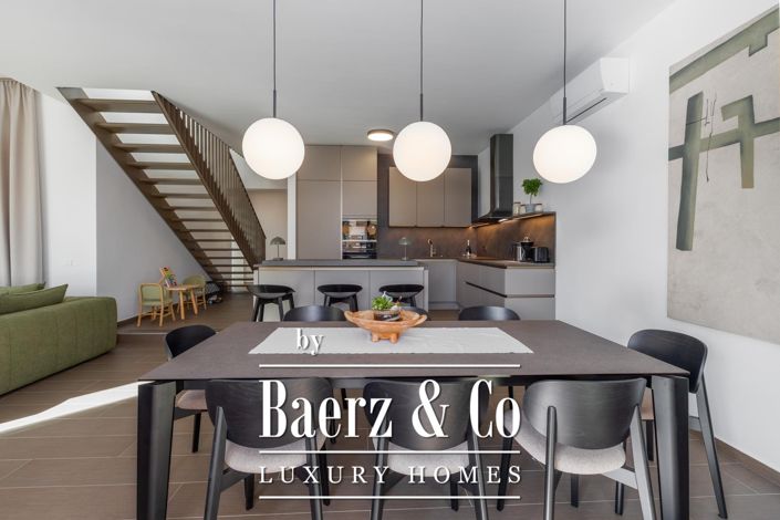 Image No.19-5 Bed Townhouse for sale