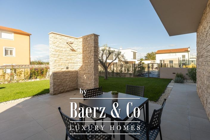 Image No.24-5 Bed Townhouse for sale