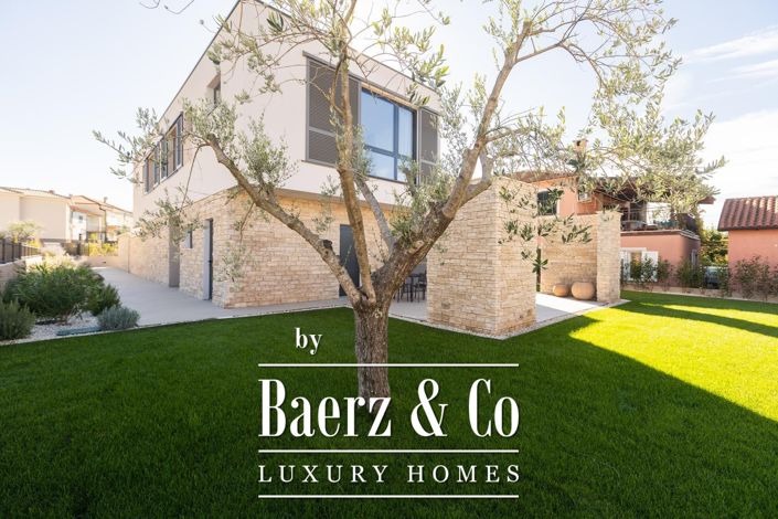 Image No.25-5 Bed Townhouse for sale