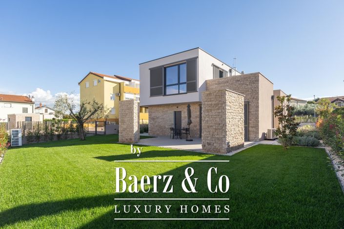 Image No.26-5 Bed Townhouse for sale