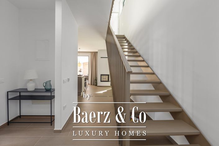 Image No.27-5 Bed Townhouse for sale