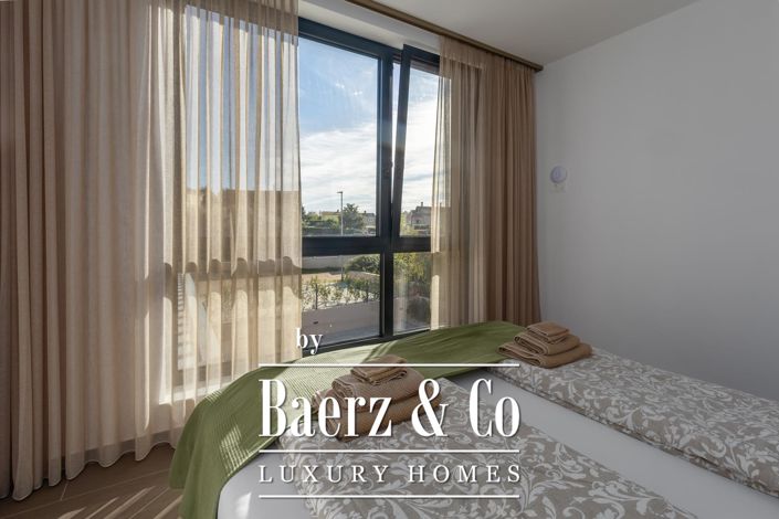 Image No.33-5 Bed Townhouse for sale