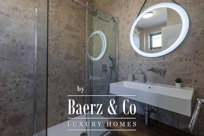 Image No.35-5 Bed Townhouse for sale