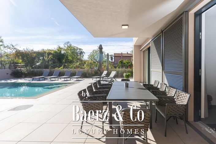 Image No.5-5 Bed Townhouse for sale