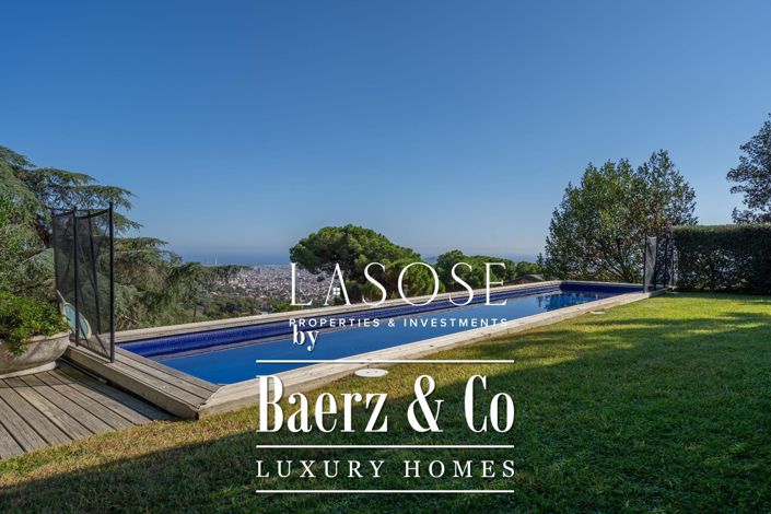 Image No.1-4 Bed Property for sale