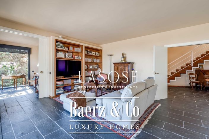 Image No.12-4 Bed Property for sale