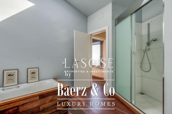 Image No.25-4 Bed Property for sale