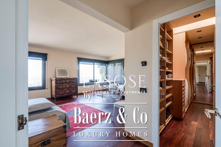 Image No.28-4 Bed Property for sale