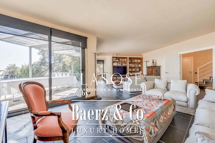 Image No.4-4 Bed Property for sale