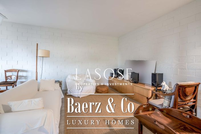 Image No.43-4 Bed Property for sale