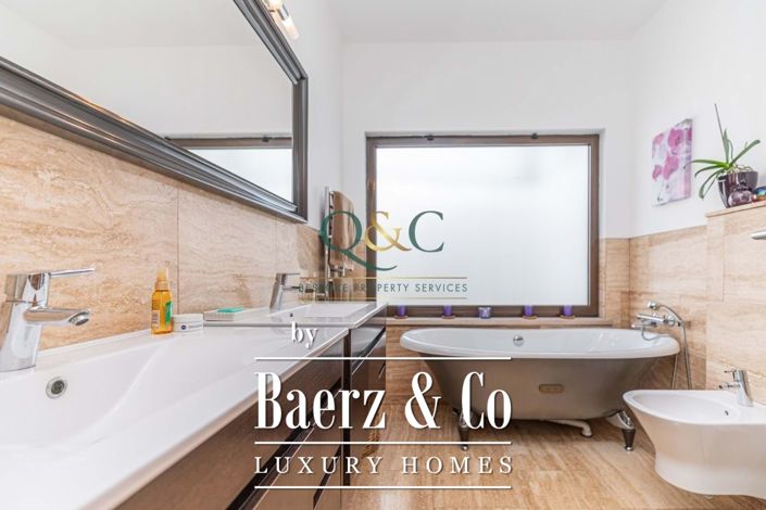 Image No.10-4 Bed Villa for sale