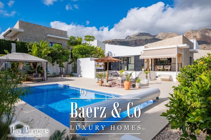 Image No.1-3 Bed Villa for sale