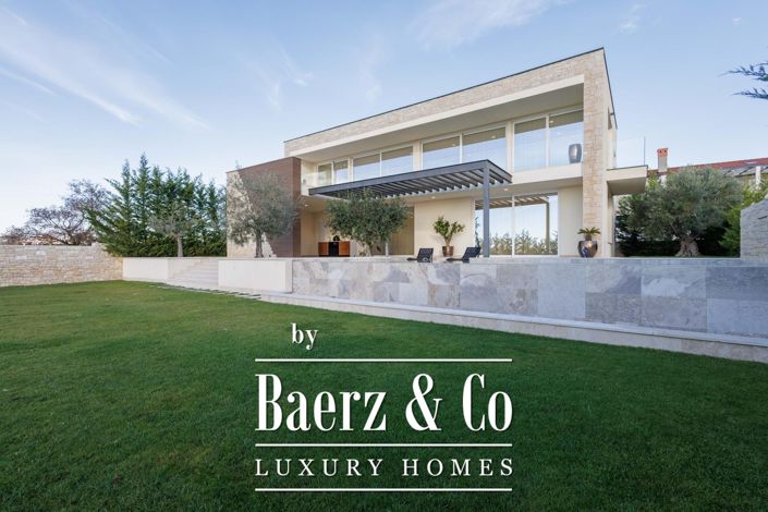 Image No.10-4 Bed Townhouse for sale