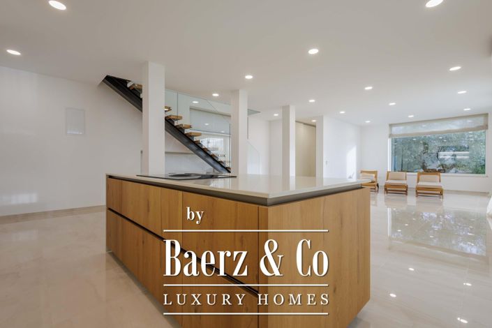 Image No.15-4 Bed Townhouse for sale