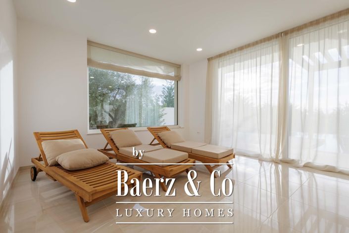 Image No.19-4 Bed Townhouse for sale