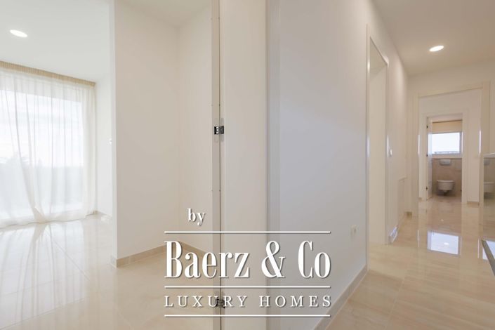 Image No.32-4 Bed Townhouse for sale