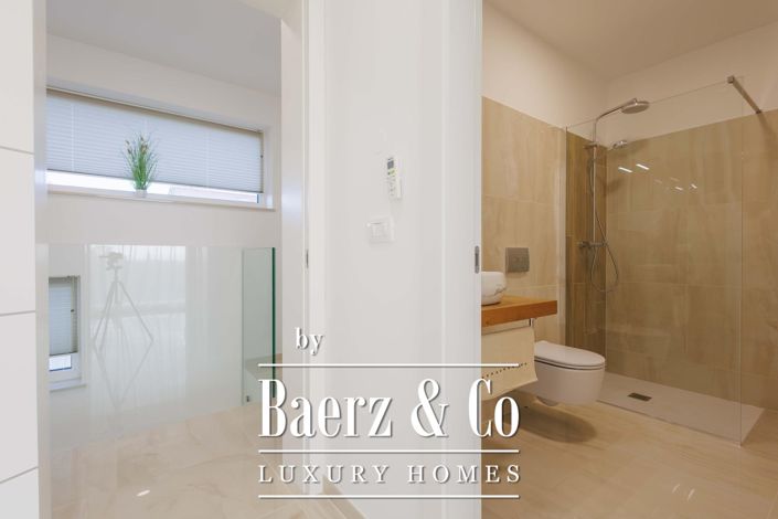 Image No.33-4 Bed Townhouse for sale