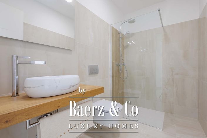 Image No.34-4 Bed Townhouse for sale