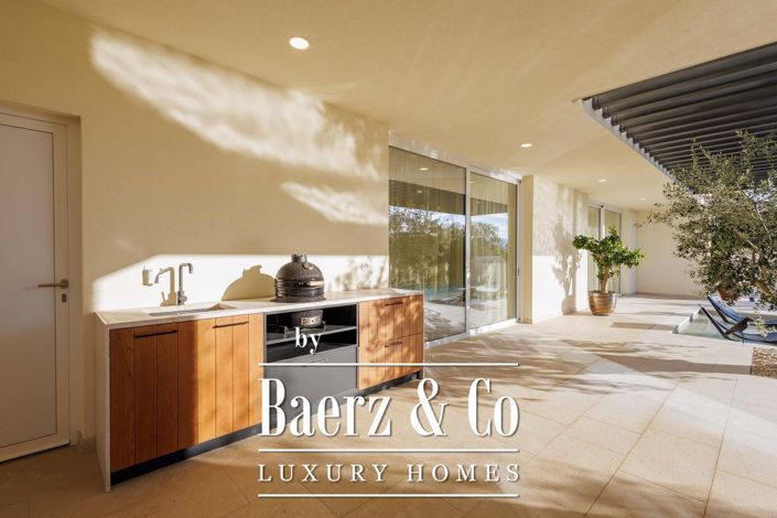 Image No.4-4 Bed Townhouse for sale