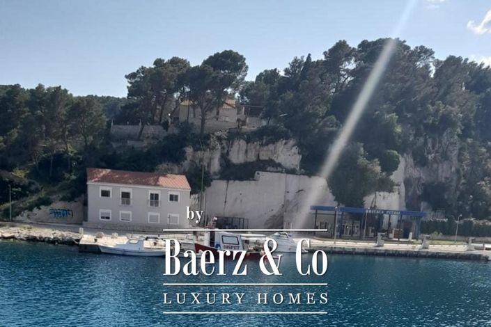 Image No.11-4 Bed Townhouse for sale