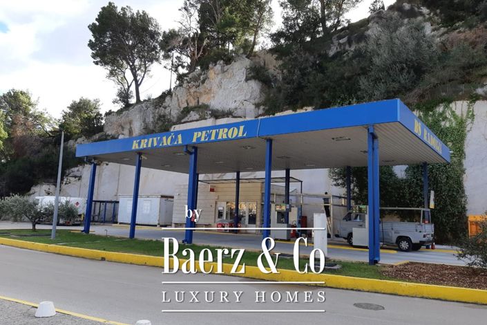 Image No.15-4 Bed House for sale