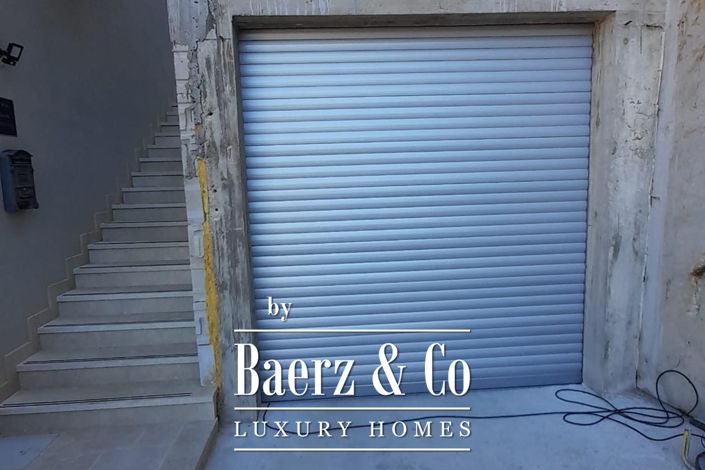 Image No.18-4 Bed House for sale