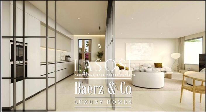 Image No.5-6 Bed Property for sale