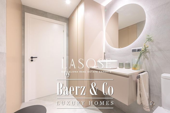 Image No.10-2 Bed Property for sale