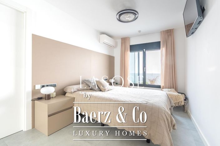 Image No.13-2 Bed Property for sale