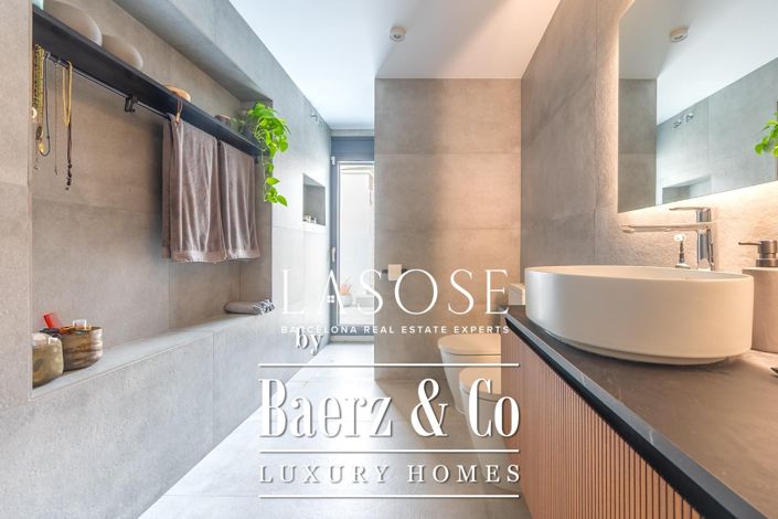 Image No.21-2 Bed Property for sale