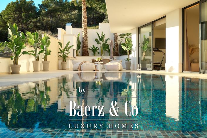 Image No.1-4 Bed Villa for sale