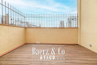 1 - Barcelona, Propriété