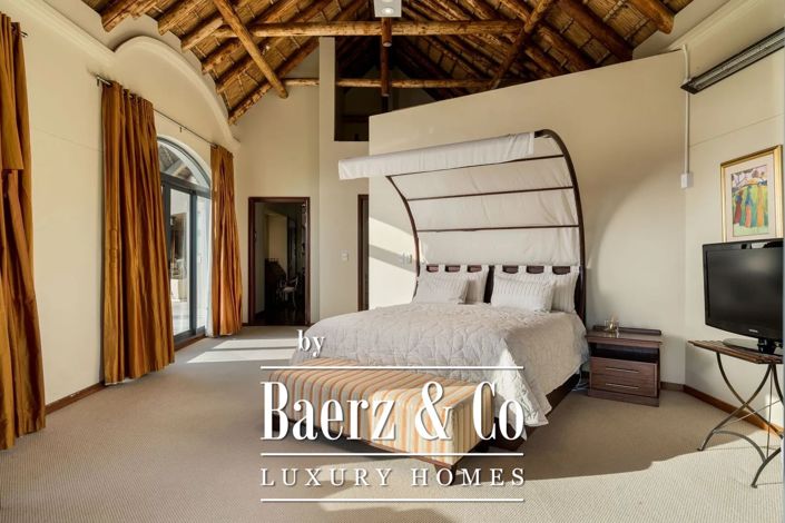 Image No.18-5 Bed Property for sale