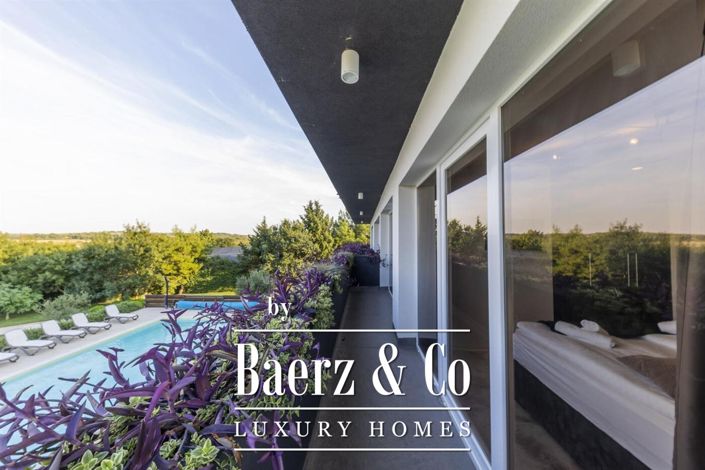 Image No.3-Maison de ville de 9 chambres à vendre à Nin